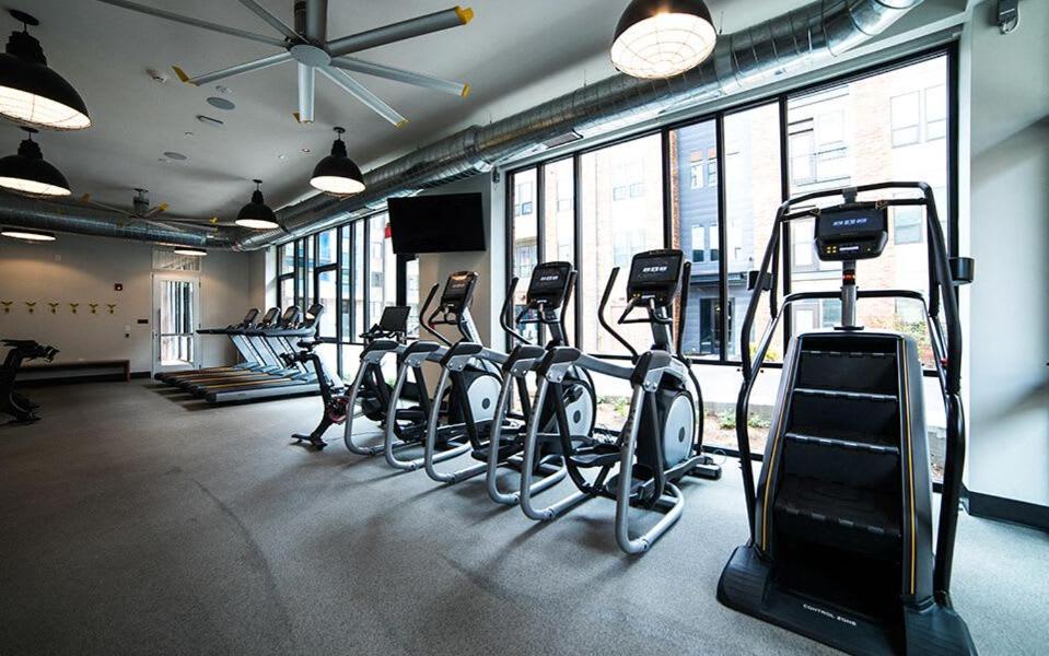 Free Parking Gym & Pool Downtown At Cityway Indianapolis Bagian luar foto