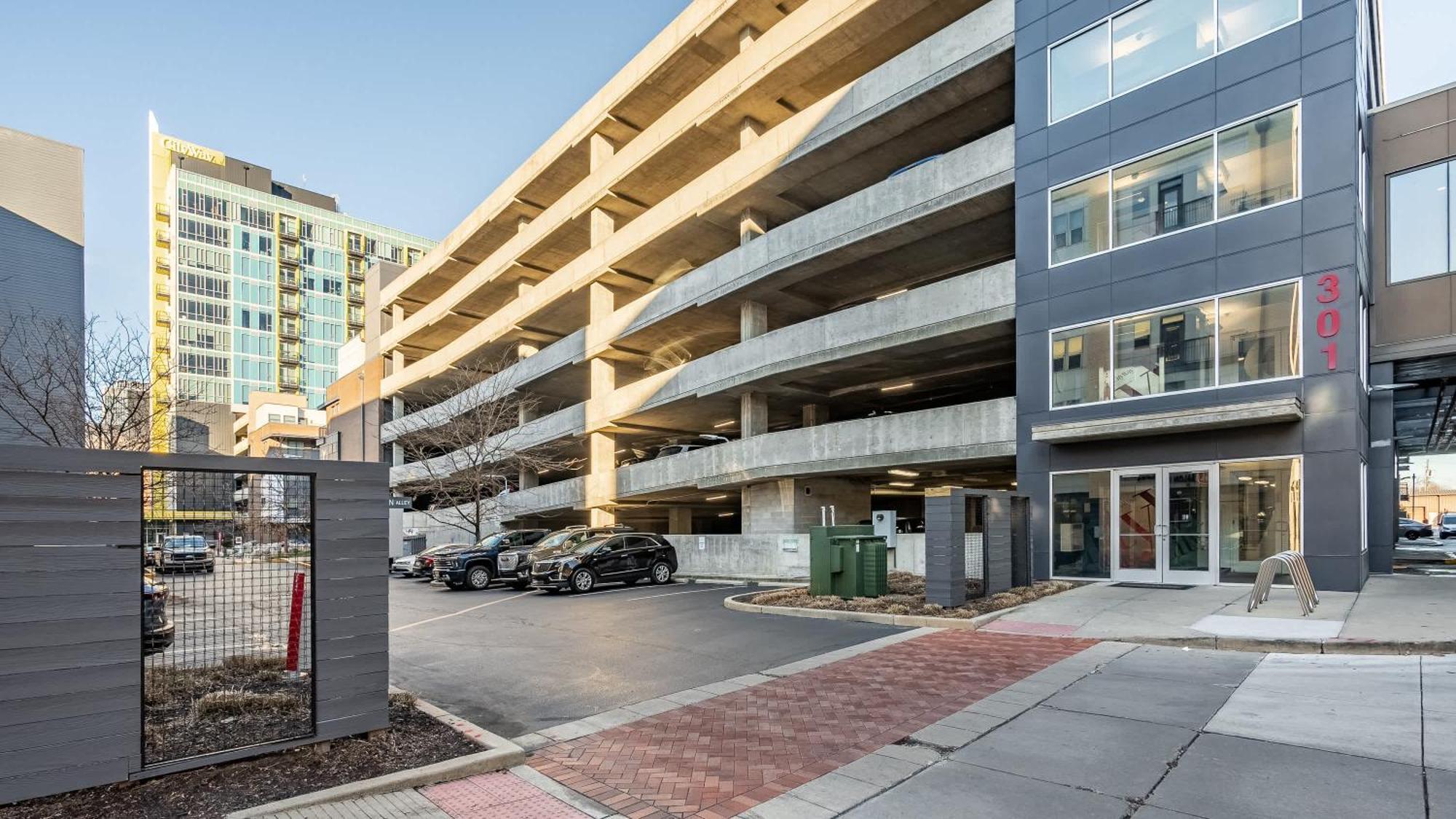 Free Parking Gym & Pool Downtown At Cityway Indianapolis Bagian luar foto